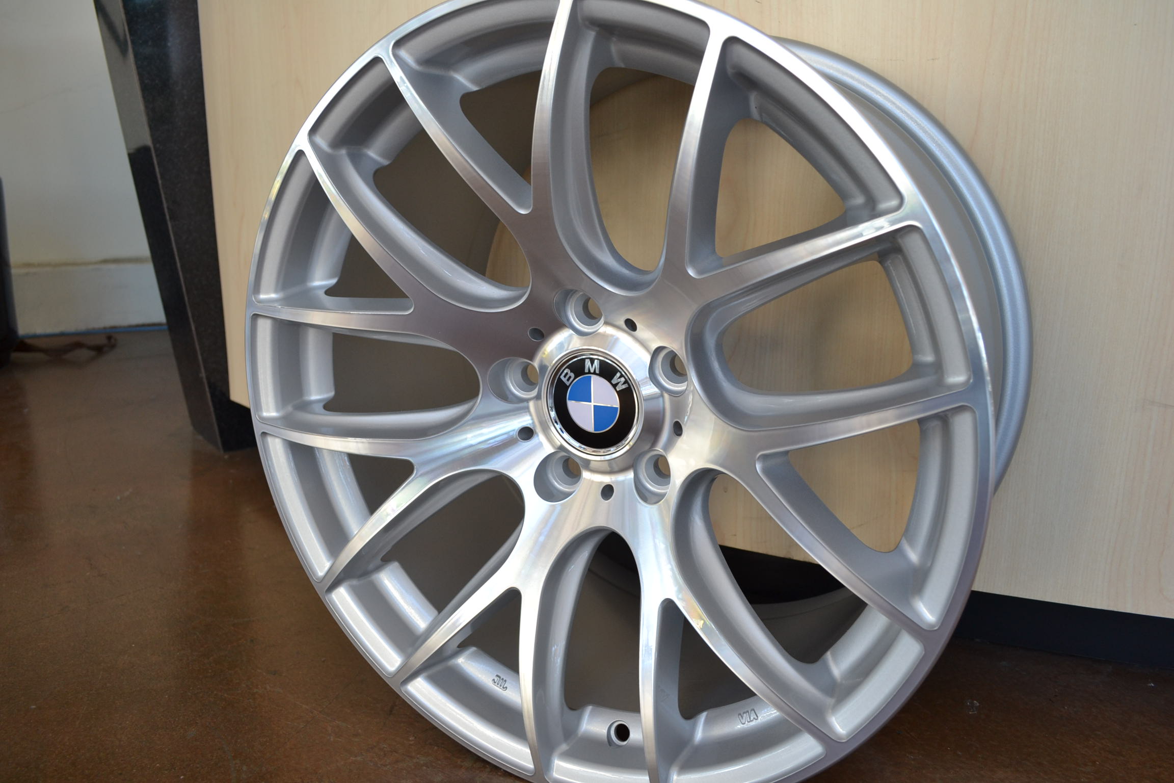 BMW WHEELS/RIM E60 E63 E64 645ci 650i M5 M6 Hyper Silver / Machine Face 19" - Image 6