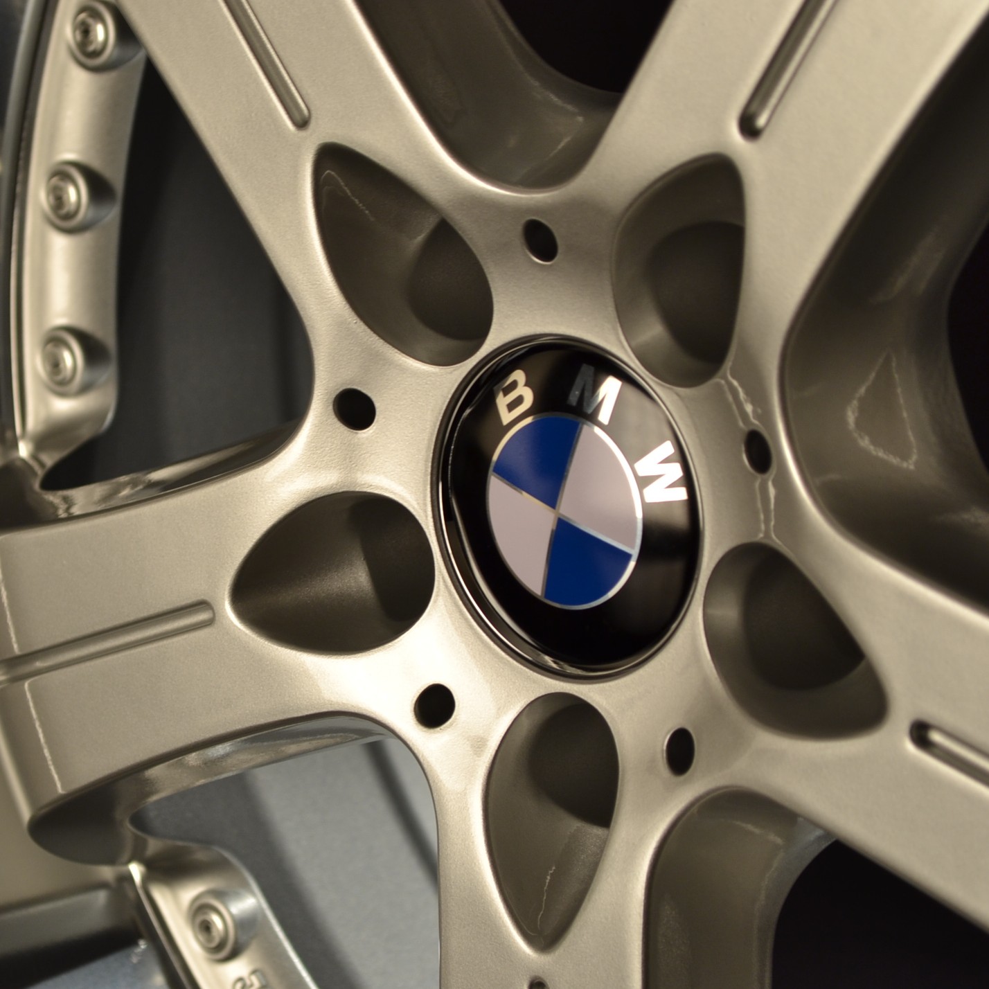 BMW WHEELS/RIM 750i 750Li 760i 760Li X5 X6 M Hyper Silver / Polished Lip 22"