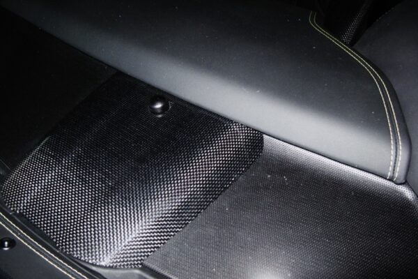 Novitec Ferrari 458 Italia / Spider Carbon Cover for the Center of the Dashboard