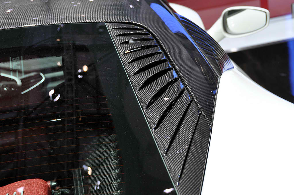 Novitec Ferrari 458 Italia Carbon Roof and Engine Lid - Image 3