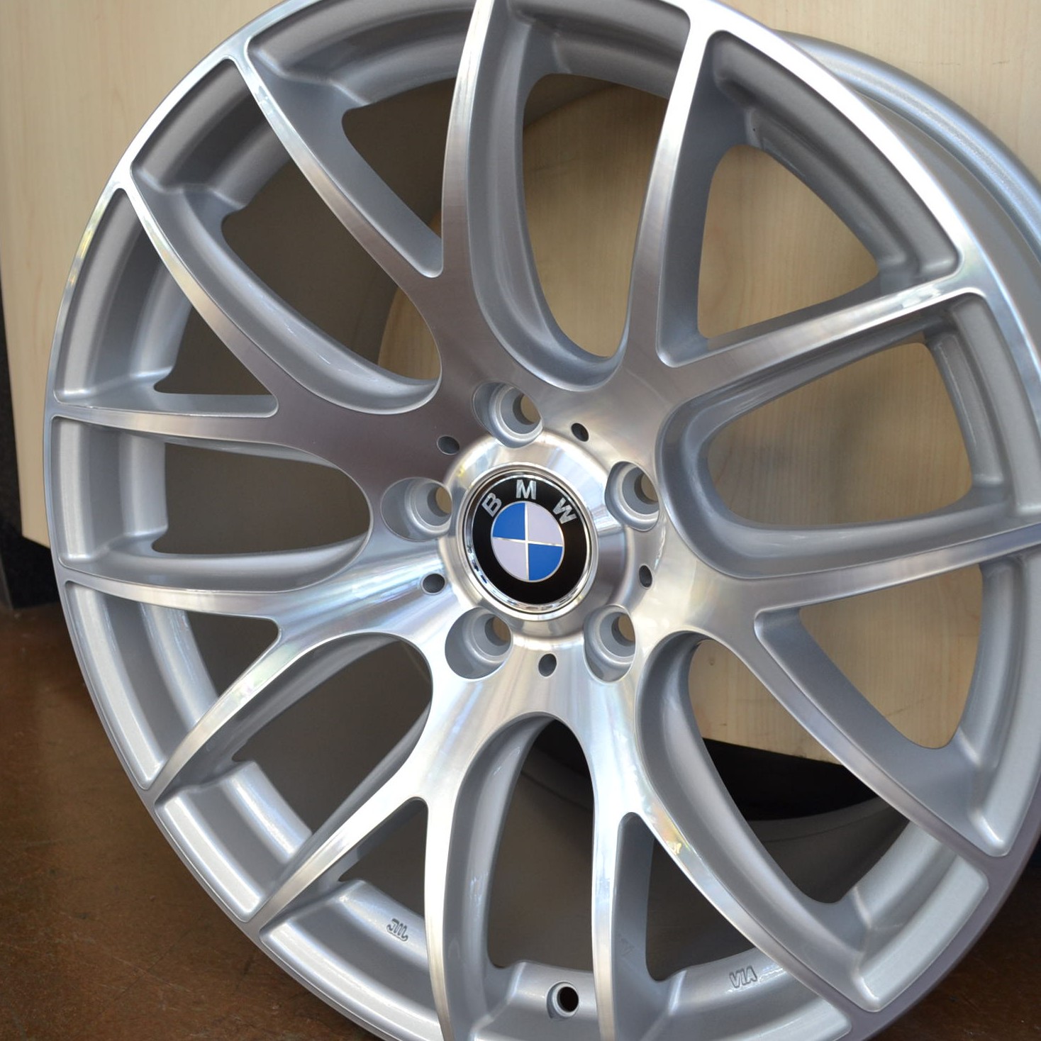 BMW WHEELS/RIM 525i 528i 530i 535i 545i 550i Hyper Silver / Machine Face 20"