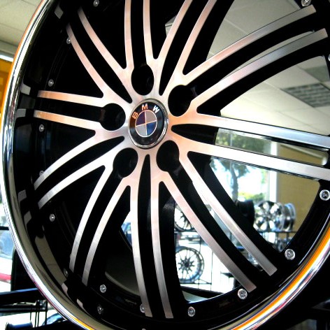 BMW WHEELS/RIM 750i 750Li 760i 760Li X5 X6 M Diamond Cut / Black Inner Spoke / Chrome Lip22"