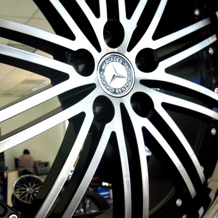 MERCEDES WHEELS/RIM GL320 GL350 GL450 GL550 GLK550 Diamond Cut / Black Inner Spokes / Chrome Lip 22"