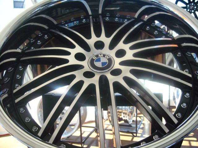 BMW WHEELS/RIM E60 E63 E64 645ci 650i M5 M6 Diamond Cut / Black Inner Spokes / Chrome Lip 19" - Image 5