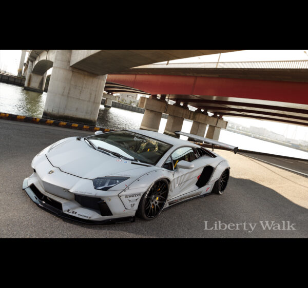 Liberty Walk/LB Performance Lamborghini Aventador Wide Body Kit [FRP]