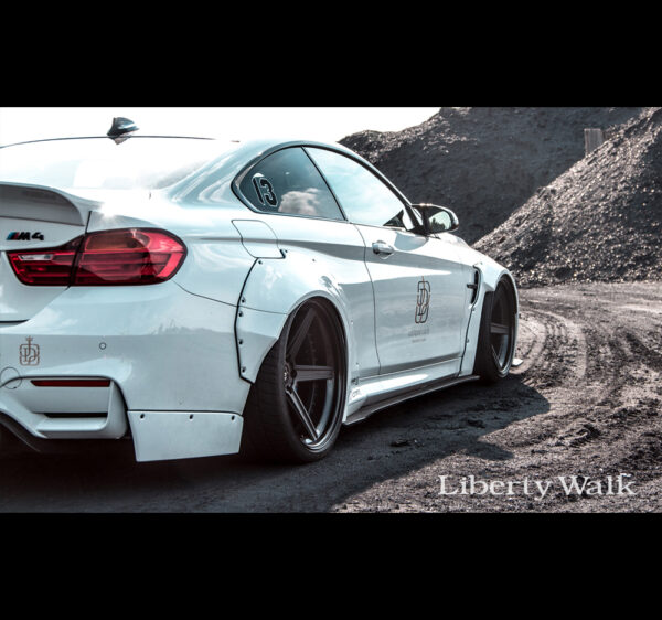 Liberty Walk/LB Performance BMW M4 Air Suspension [Airrex]