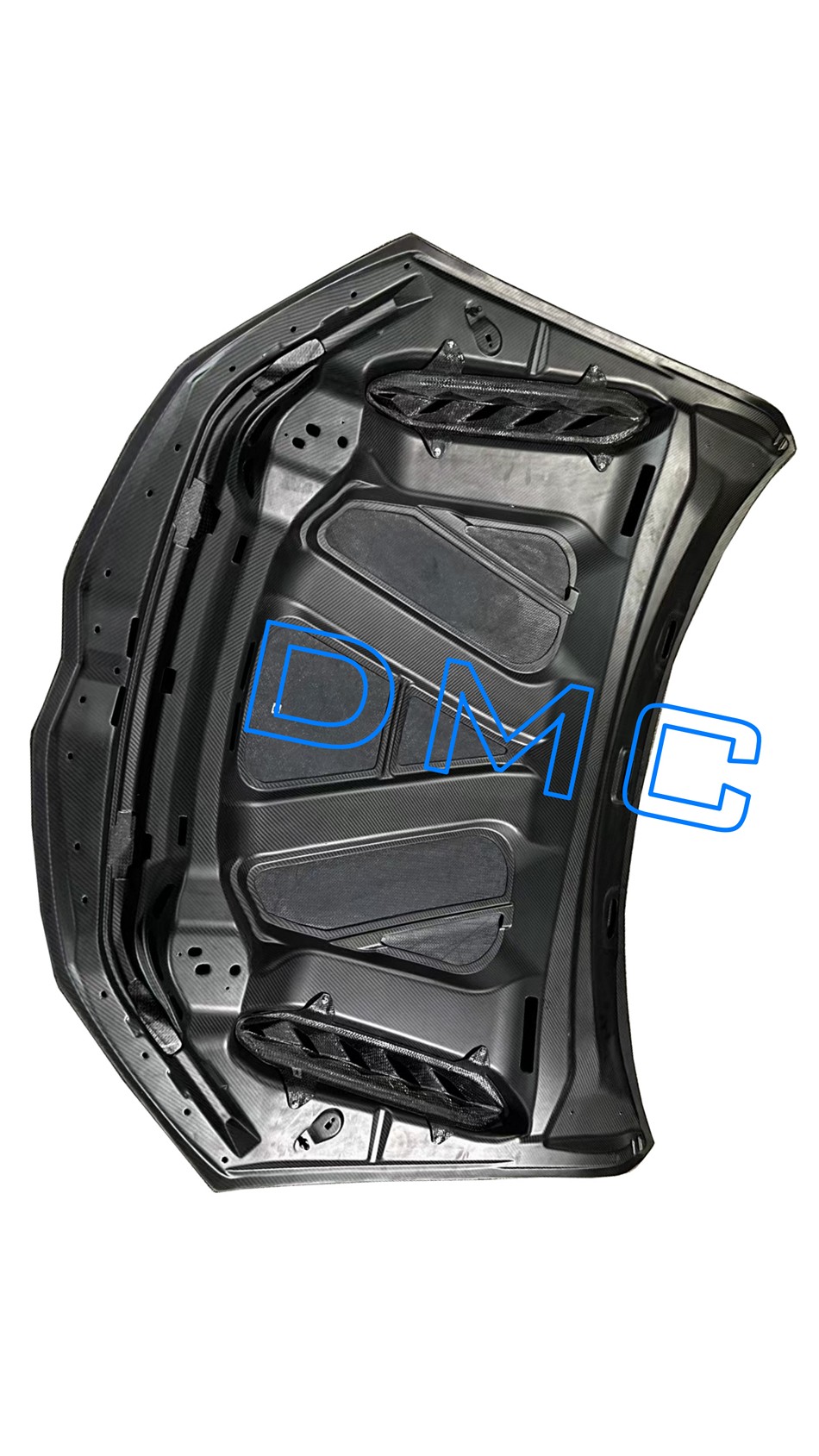 DMC Carbon Fiber Engine Hood Bonnet for Lamborghini Urus Performante – OEM Replacement Upgrade - Image 3