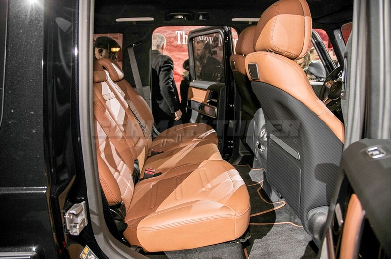 DMC Carbon Fiber Rear Seat Cover for Mercedes-Benz AMG G63 W464 - Image 2