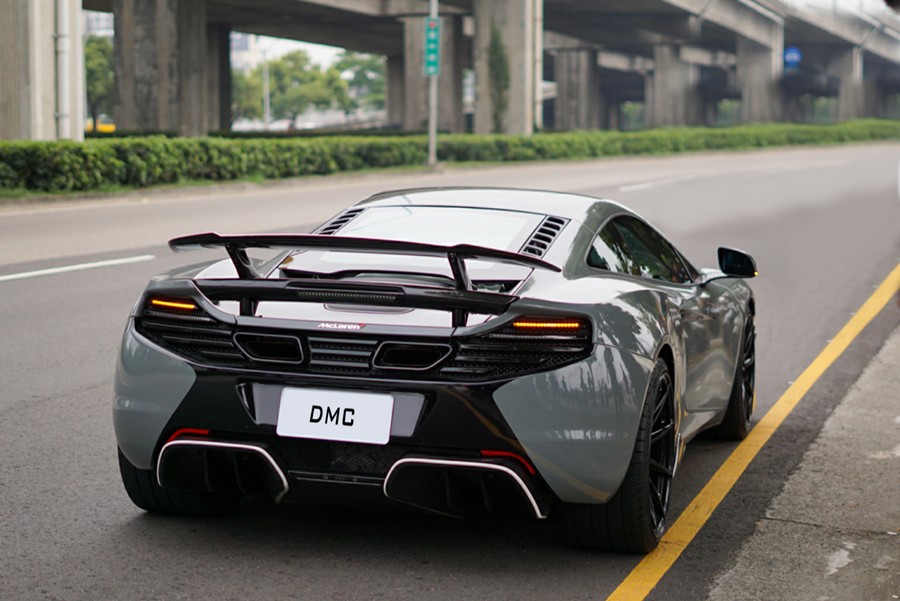 DMC Carbon Fiber Rear Wing & Base Spoiler for McLaren 650s - Image 4