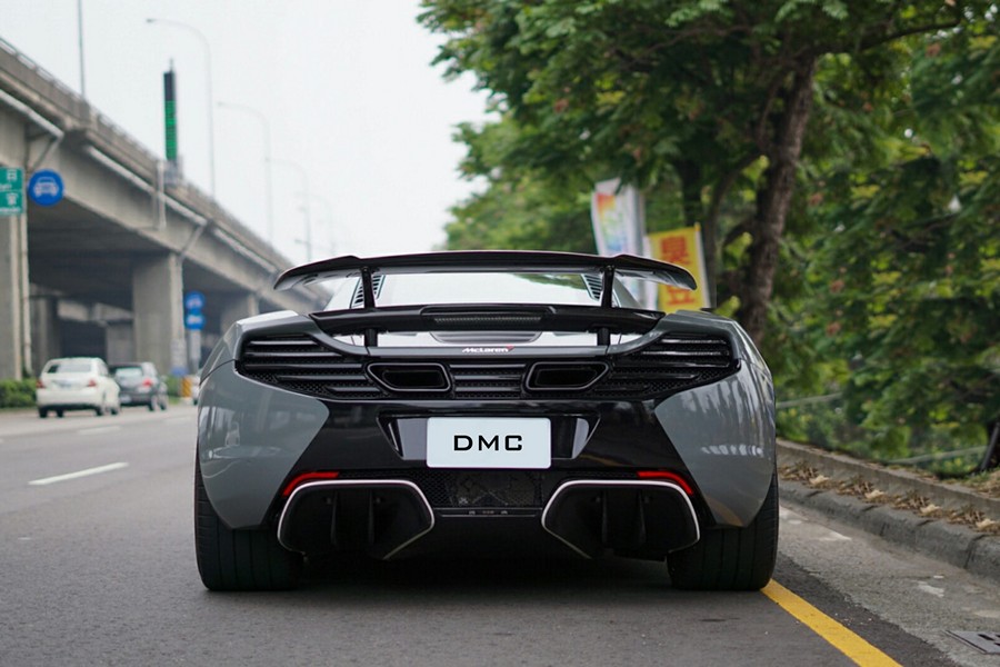 DMC Carbon Fiber Rear Wing & Base Spoiler for McLaren 650s - Image 3