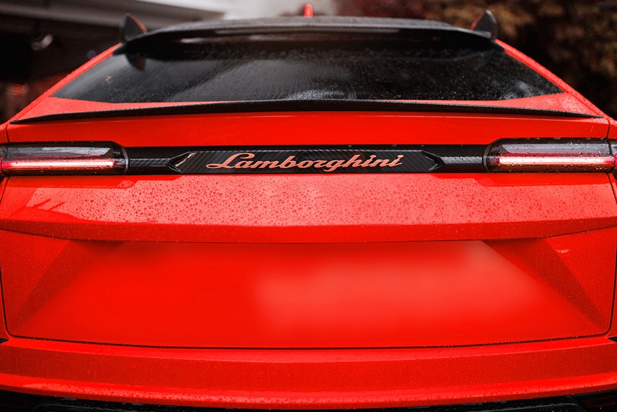 DMC Carbon Fiber Trunk Wing for Lamborghini URUS