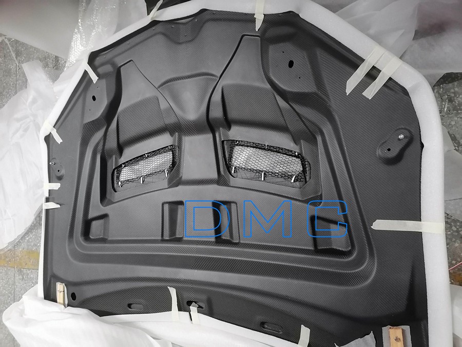 DMC Lamborghini URUS Forged Carbon Fiber Front Hood Bonnet OEM Replacment - Image 3