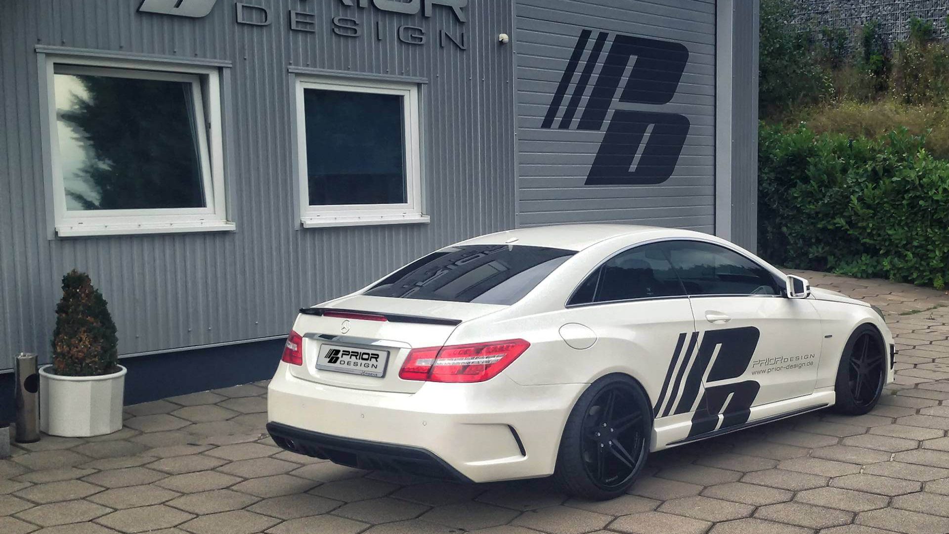 PRIOR-DESIGN PD550 Black Edition Rear Bumper for Mercedes E-Class Coupe C207 - Image 2