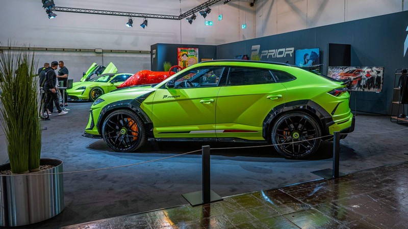 PRIOR-DESIGN PD700 Side Skirts for Lamborghini Urus - Image 4