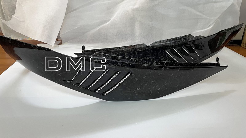 DMC Forged Carbon Fiber Front Fenders Vents Super Trofeo for Lamborghini Huracan STO - Image 3