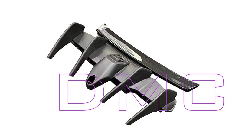 DMC Rear Diffuser Forged Carbon Fiber with F1 LED Center Brake Light for Ferrari 812 Superfast SF GTS - Image 2