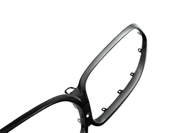 AutoTecknic Replacement Dry Carbon Grille Surrounds for F91/ F92/ F93 M8 - Image 2