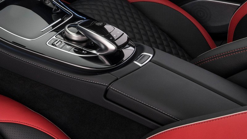 BRABUS Completion Package: Leather Steering Wheel & Dashboard for E-Class - Image 3