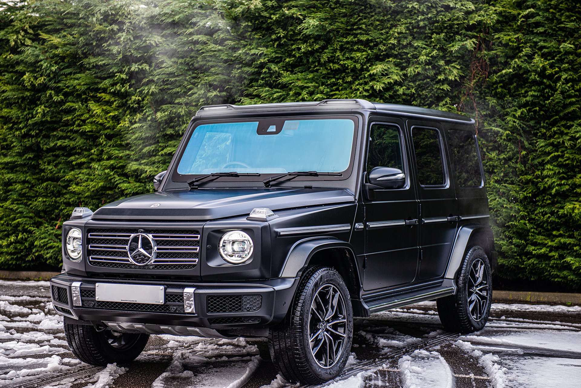 KAHN G63 AMG Front Roof Shield with LED Lights for Mercedes G-Wagon (2018-Present) - Image 6