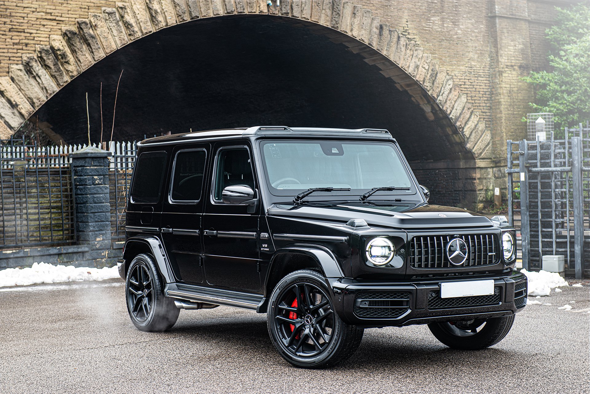 KAHN G63 AMG Front Roof Shield with LED Lights for Mercedes G-Wagon (2018-Present) - Image 2