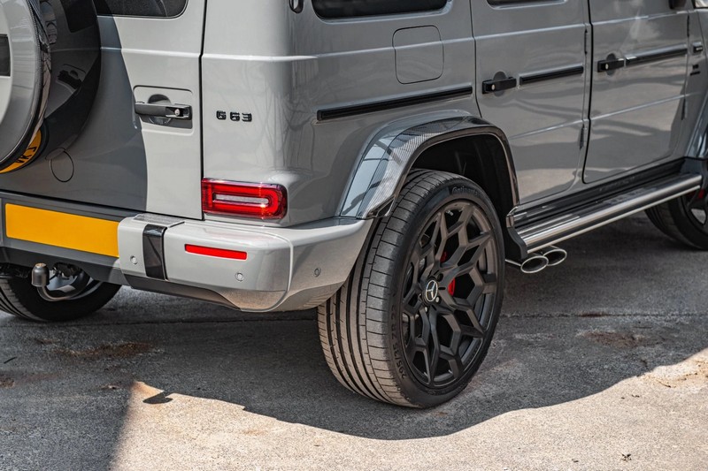KAHN G63 AMG Hammer Edition - Exposed Carbon Body Kit for Mercedes G-Wagon (2018-Present) - Image 17