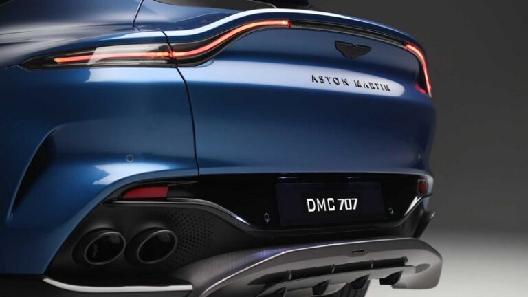 DMC Aston Martin DBX - Forged Carbon Fiber Zentral Rear Diffuser 707 fit the OEM SUV & Q & DBX707