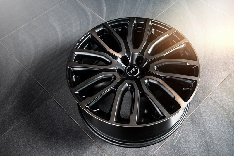 KAHN 23" Pace Car Light Alloy Wheels for Range Rover Sport SVR (2015-2018) - Image 4