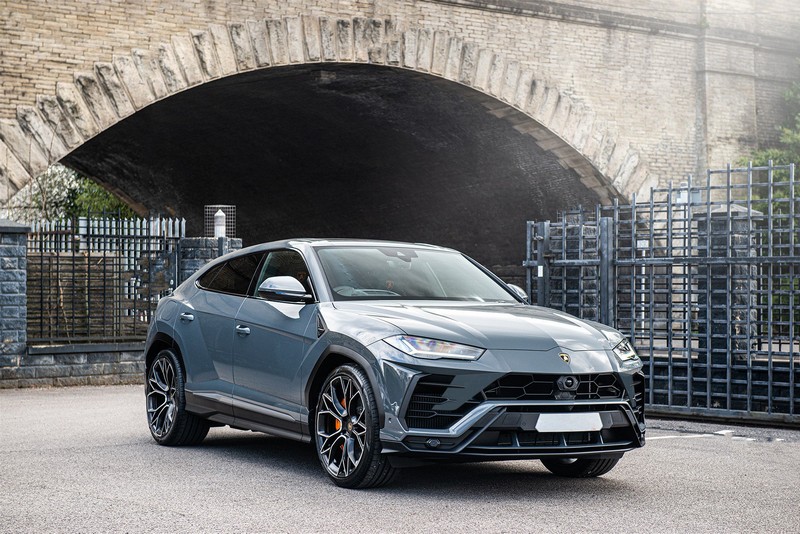 KAHN ABS Front Vent Winglets for Lamborghini Urus (2018-Present)