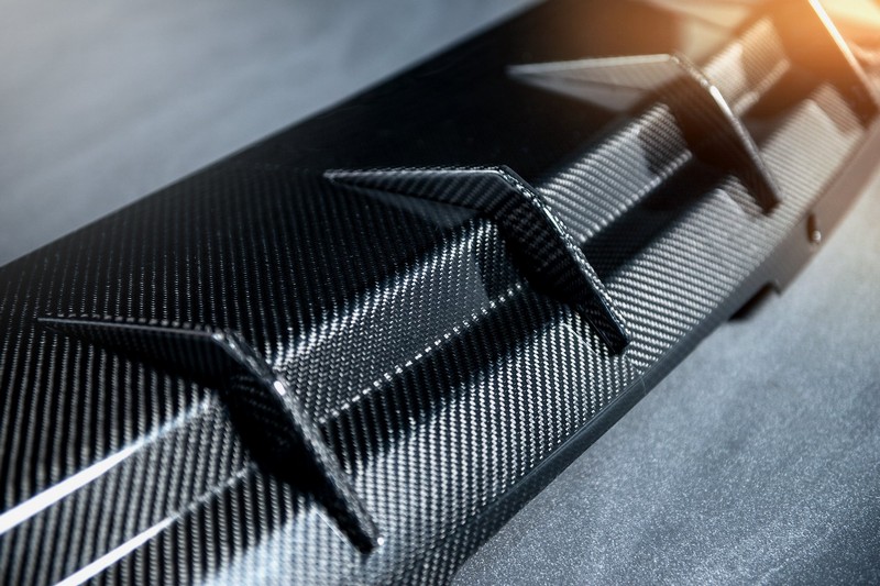 KAHN Exposed Carbon Body Kit for Bentley Bentayga (2016-2020) - Image 3
