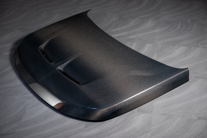 KAHN Exposed Carbon Bonnet for Range Rover Sport SVR (2015-2018)