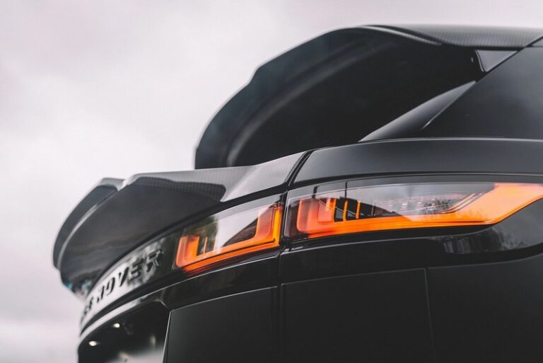 KAHN Exposed Carbon Large Lower Rear Boot Wing for Range Rover Velar (2018-Present)