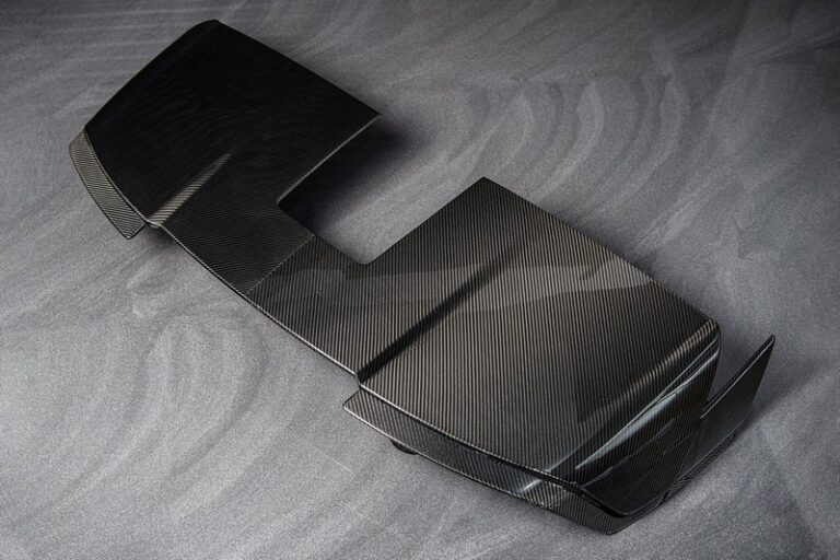 KAHN Exposed Carbon Large Upper Rear Roof Wing (7-Piece) for Range Rover Sport SVR (2018-Present)