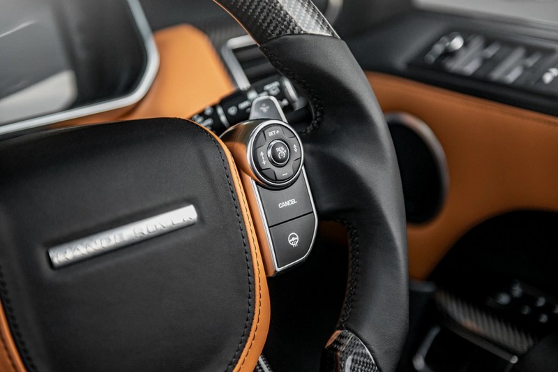 KAHN Exposed Carbon Steering Wheel for Range Rover Sport SVR (2015-2018) - Image 10