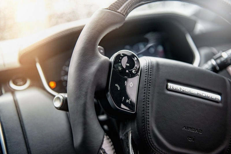 KAHN Exposed Carbon Steering Wheel for Range Rover Sport SVR (2015-2018) - Image 7