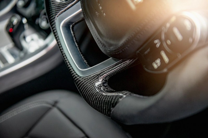 KAHN Exposed Carbon Steering Wheel for Range Rover Sport SVR (2015-2018) - Image 5