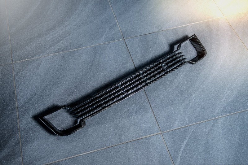 KAHN Exposed Carbon Vented Front Grille (2-Piece) for Range Rover Sport SVR (2018-Present) - Image 6