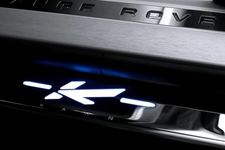 KAHN Illuminated LED Door Entry Sill Plates for Range Rover (2009-2012)