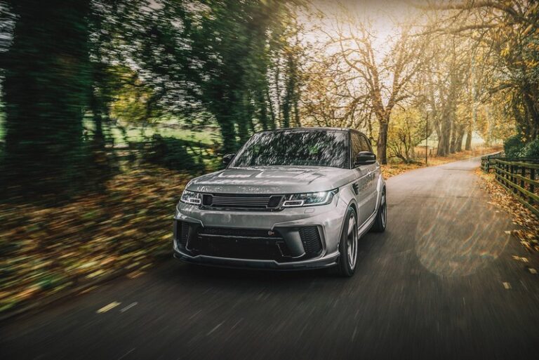 KAHN Pace Car Exposed Carbon Body Kit for Range Rover Sport SVR (2018-Present)