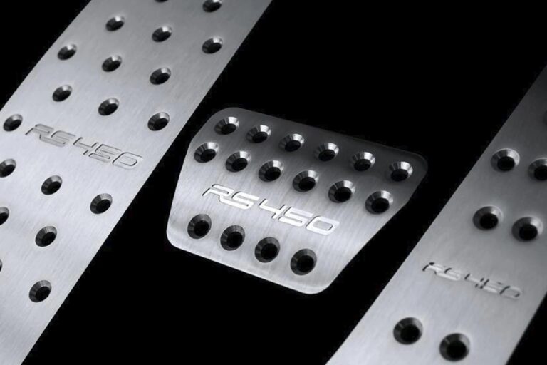 KAHN RS450 Vented Foot Pedals in Machined Aluminum for Range Rover (2009-2012)