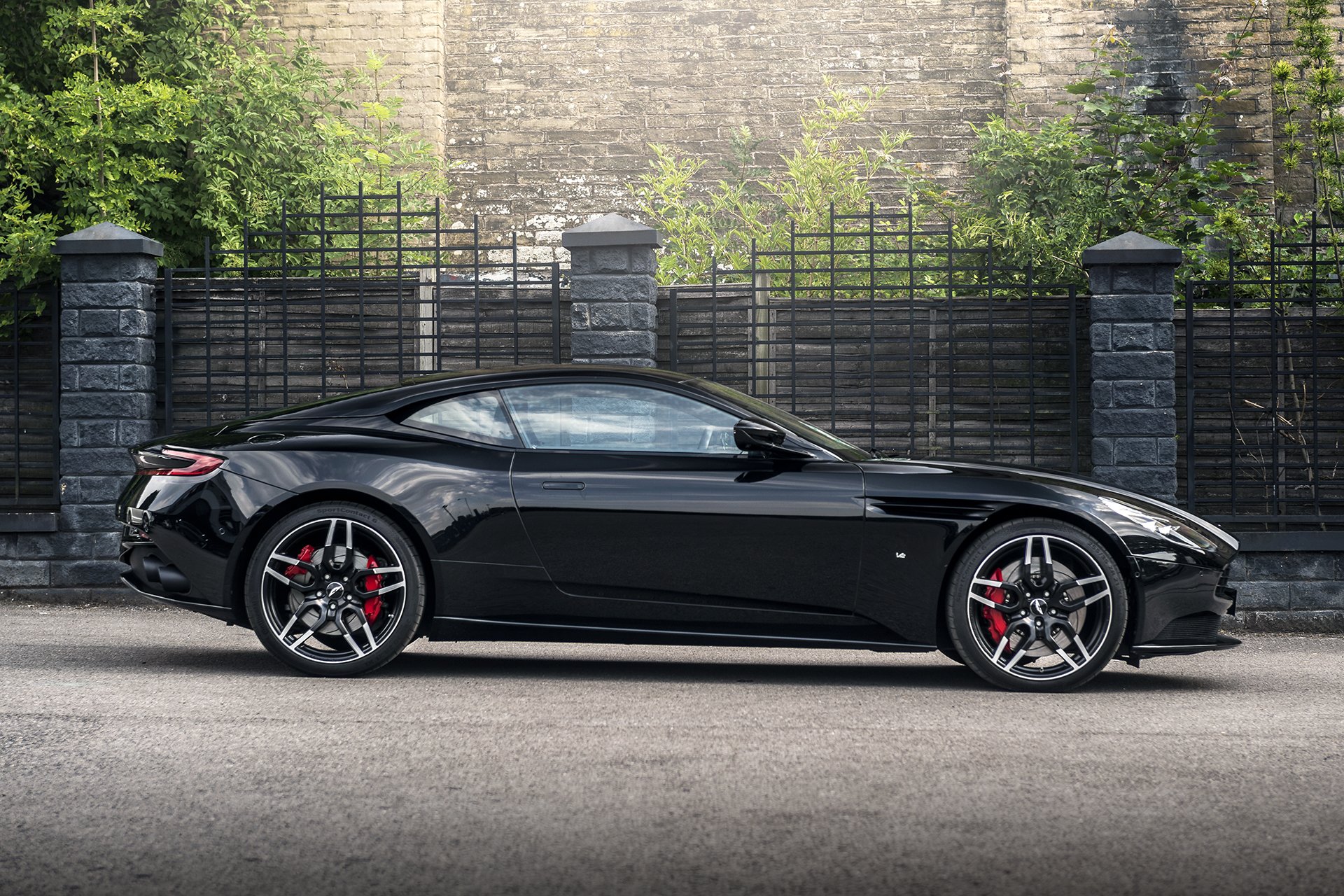 KAHN Superleggera Light Alloy Wheels for Aston Martin DB11 (2016-Present) - Image 7