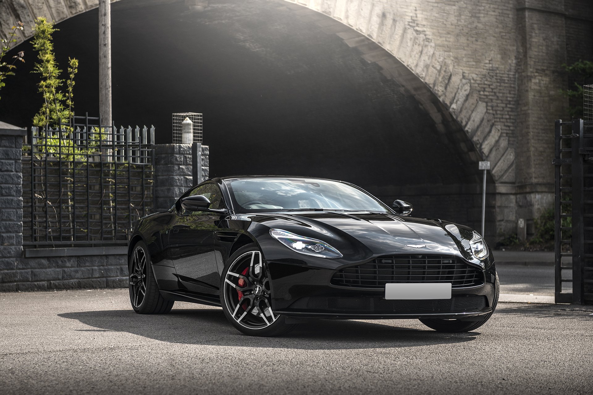 KAHN Superleggera Light Alloy Wheels for Aston Martin DB11 (2016-Present) - Image 5
