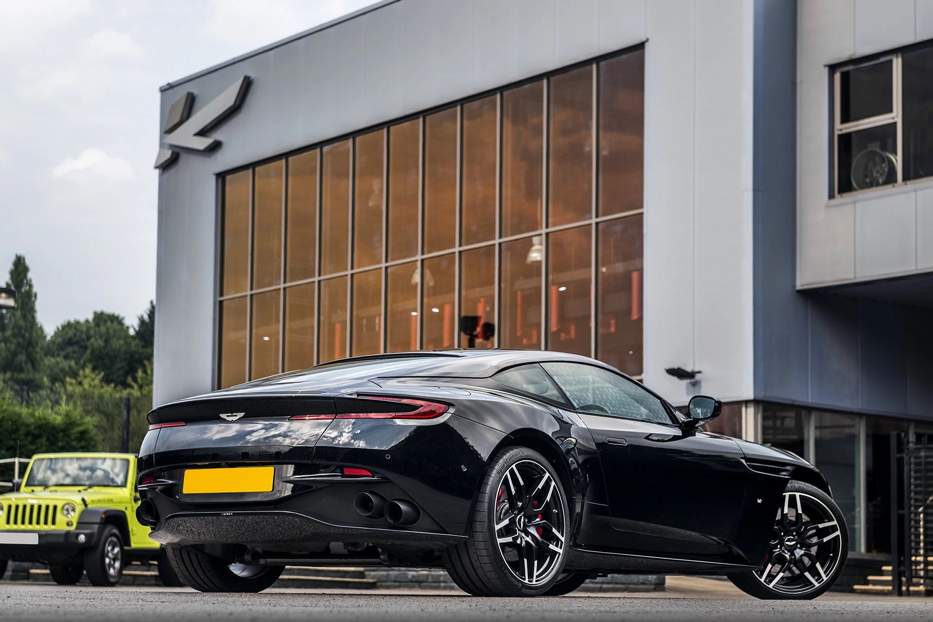 KAHN Superleggera Light Alloy Wheels for Aston Martin DB11 (2016-Present) - Image 3
