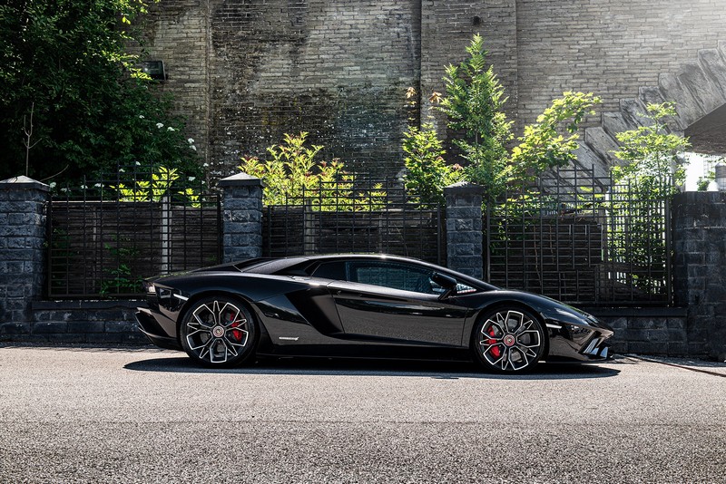 KAHN Type 53 Forged Light Alloy Wheels for Lamborghini Aventador - Image 9