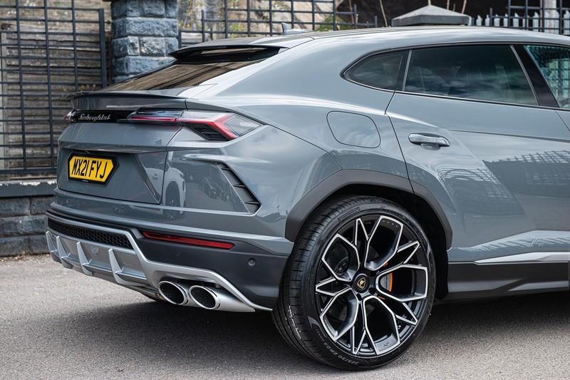 KAHN Type 53 RS-Forged Light Alloy Wheels for Lamborghini Urus - Image 7