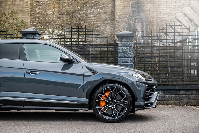 KAHN Type 53 RS-Forged Light Alloy Wheels for Lamborghini Urus - Image 8
