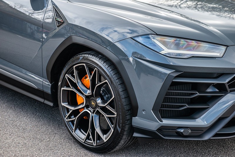 KAHN Type 53 RS-Forged Light Alloy Wheels for Lamborghini Urus - Image 9