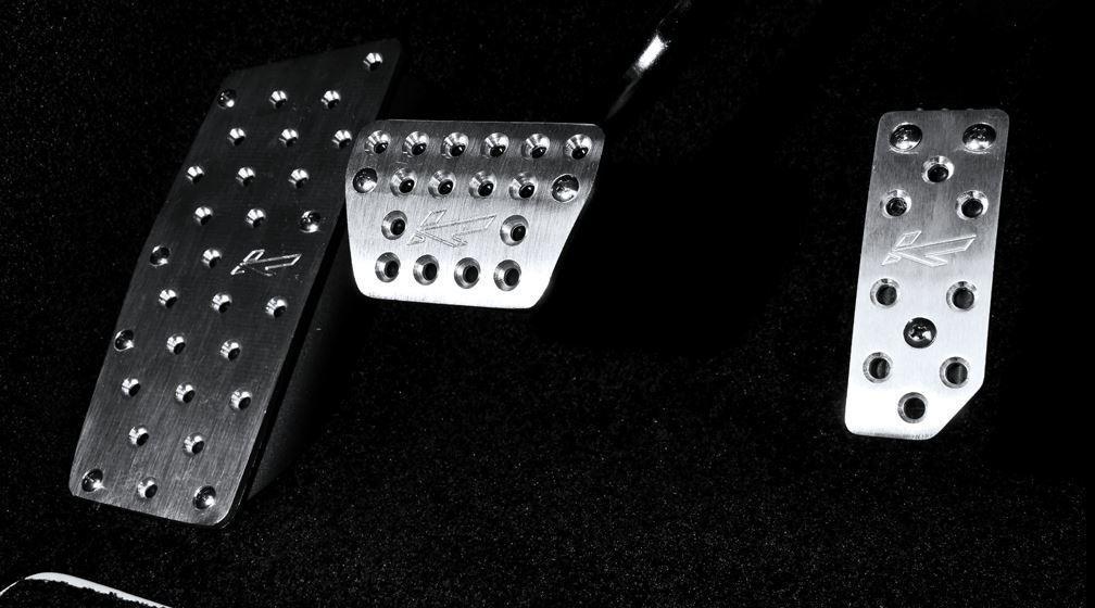 KAHN Vented Foot Pedals in Machined Aluminum for Range Rover (2009-2012) - Image 4