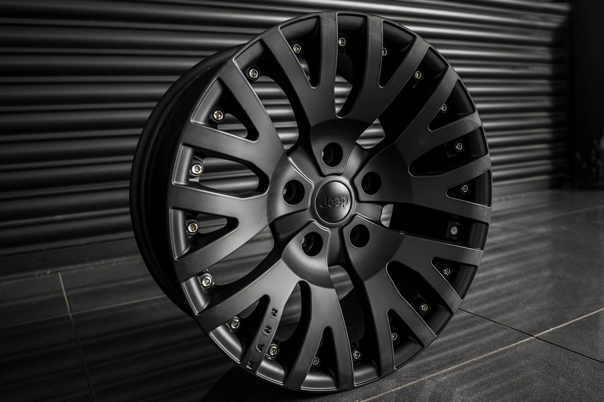 KAHN Wide Arch 1941DC Light Alloy Wheels for Range Rover Evoque (2011-2018) - Image 3