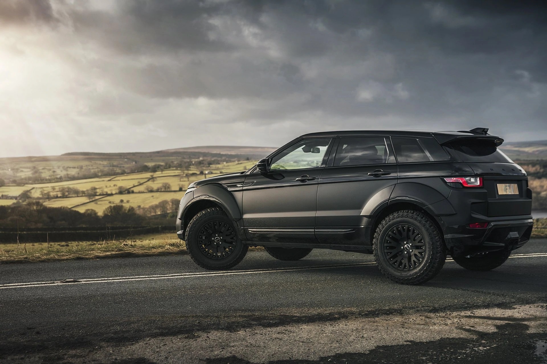 KAHN X-Lander Tailored Conversion for Range Rover Evoque (2011-2018) - Image 7