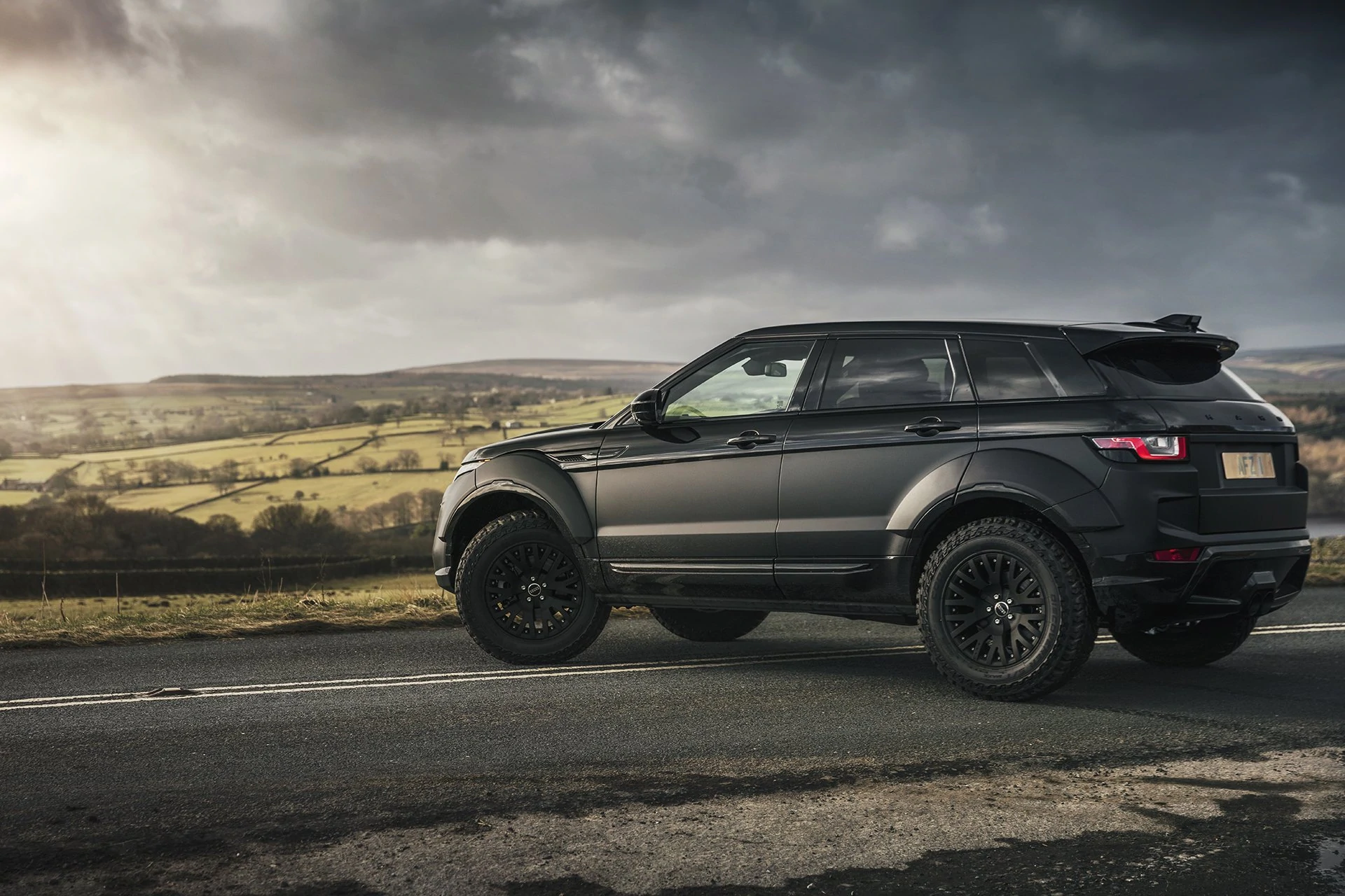 KAHN X-Lander Tailored Conversion for Range Rover Evoque (2011-2018) - Image 8